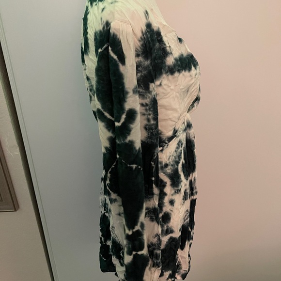Tie-Dye Long Sleeve Dress - Picture 10 of 12
